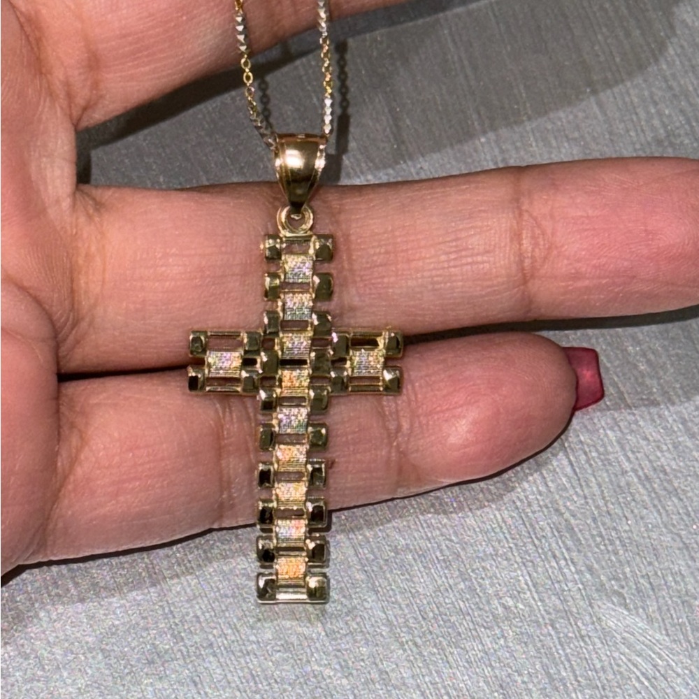 10k Solid Gold Cross Pendant, Diamond Cut Cross for Men FREE Appraisal +Gift Box - Picture 7 of 7
